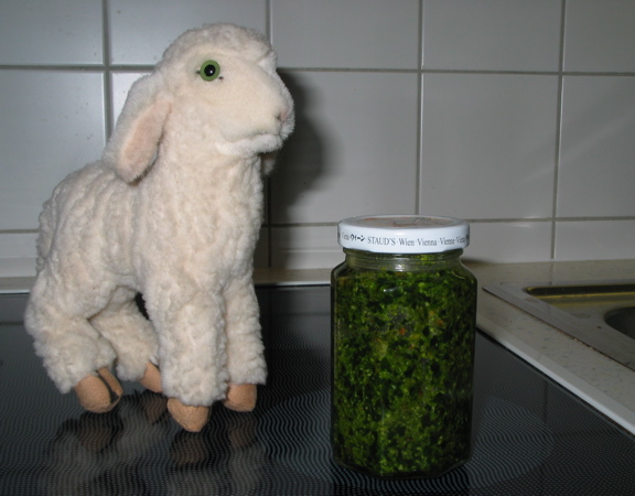 Schaf am Bärlauchpesto